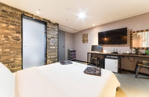 Siheung Hotel | Plus Wolgot