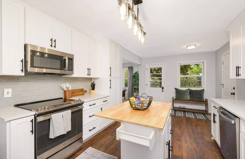 Plymouth Casa | Plymouth Wayzata | Peaceful Lake Retreat | Family