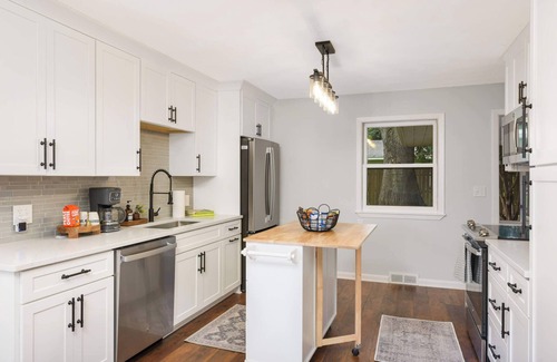 Plymouth Casa | Plymouth Wayzata | Peaceful Lake Retreat | Family