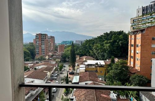 Astorga Apartamento | Poblado Luxe Living Loft AC, 400Mbps and King Bed