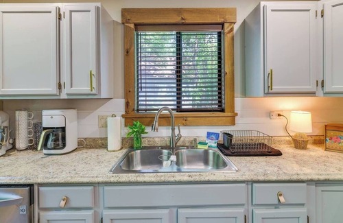 Lackawaxen Cabina | Pocono Cozy Cabin - BlackBird