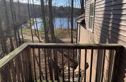 White Haven Cabina | Pocono Lakefront Mountain House