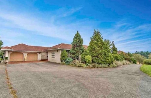 Kresgeville Villa | Pocono Villa, a private amenity rich property for the family. Pets Welcomed.