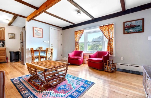 Scarborough Condominio | Poet's Nook: Cozy and Private 1BR Apartment