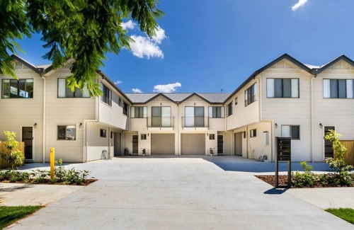 Beerwah Apartamento | 'Poinciana' @ Sunlight Swan - Beerwah - sleeps 6