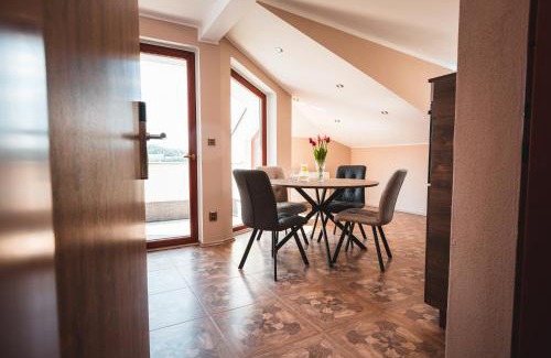 Podoli Apartamento | POINT flat, beautiful view from terrace to Prague Castle