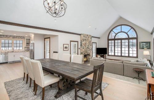Benton Harbor Casa | Point O' Woods