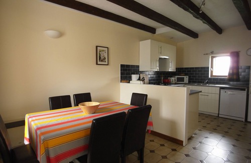 Les Champs-Geraux Cabaña | Gîte-Familiar-Baño privado con bañera-Terraza-Gîte Poire
