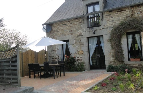 Les Champs-Geraux Cabaña | Gîte-Familiar-Baño privado con bañera-Terraza-Gîte Poire