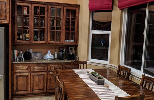 Plymouth Casa | Pokerville refugio en el corazón del país del vino Amador