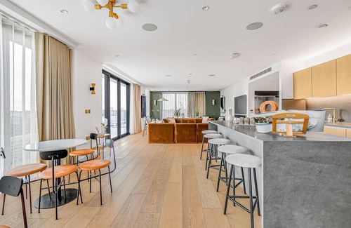 St. Pancras and Somers Town Apartamento | Polished 3-bedroom Condo