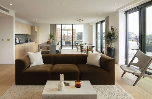St. Pancras and Somers Town Apartamento | Polished 3-bedroom Condo