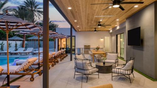 La Quinta Casa | Polo Villa Aura 2 Homes Pickleball Putting Green Sleeps 32
