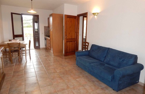 Iscra e Voes Casa | CASA POMPIA 2: casa de vacaciones rodeada de vegetación