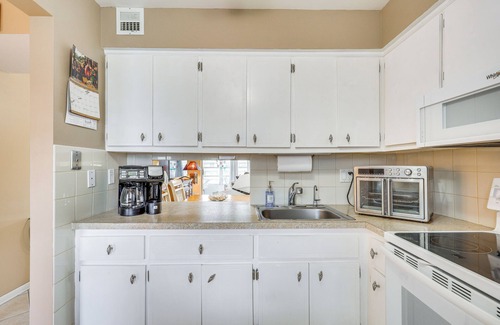 Lauderdale Lakes Condominio | 9 Mi to Pompano Beach: Condo w/ Resort Perks!