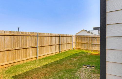 Oklahoma City Casa | Pool Access and Private Yard Oklahoma City Retreat