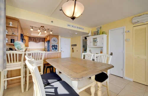 Hudson Condominio | Pool Access: Waterfront Hudson Condo!