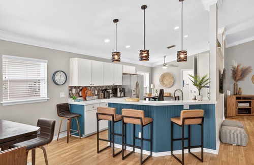 Three Oaks Casa | Pool, Amenities, Close to Shopping, Entertainment & more at Robs Gulf Retreat!