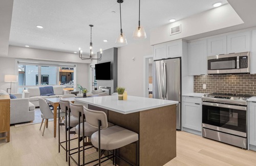 Dead Man's Flats Apartamento | Pool and hot tub Stunning 2Bd haven in the Rockies