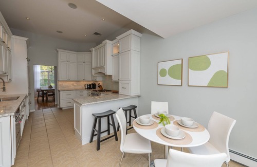 Town of Southold Town Casa | POOL + Beach 1 mi. to Greenport Village! Winter deals for 4+ nights...