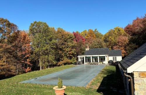 Wrightsville Casa | Pool Cottage at Roundtop Estate couples oasis