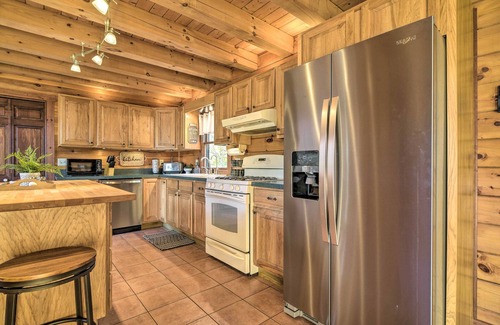 Mount Joy Cabina | Pool, Games + Sauna: Mount Joy Countryside Cabin