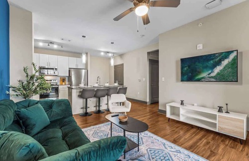 Florida Central Atlantic Coast Apartamento | Pool, Gym, Near Parks | King Bed | Pet-Friendly