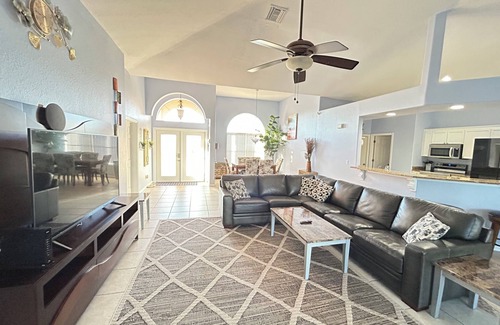 Mariner Casa | Pool home in a quiet neighborhood