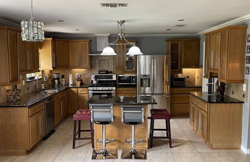 Middleburg Casa | Casa de Campo con Piscina · Cargador Tesla · Estacionamiento para RV y Barco