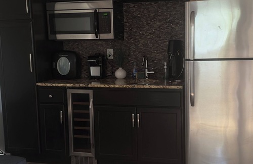 Houserville Casa | Pool + hot tub +Fire place + Deck fenced backyard 7 min from Penn state