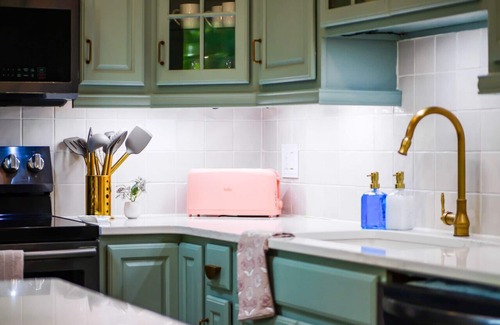 Vermilion Casa | Pool|Hot Tub|Game Room|Remodeled|Sleeps 10