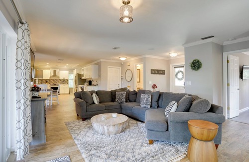 Wellington Casa | Pool Oasis & Fenced Yard: Central Wellington Home