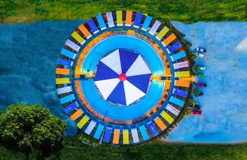 Vang Vieng Hotel | Pool Party Hotel