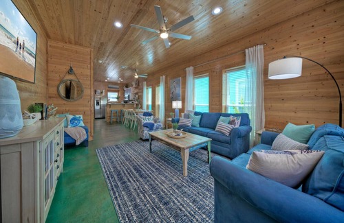 Cinnamon Shore Casa | Pool, Patio, Blocks to the Beach | Golf Cart Zone | Daiquiri Daze by AvantStay