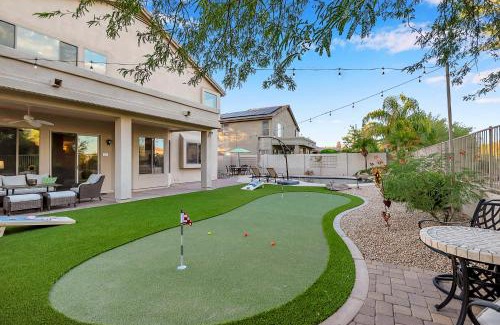 Tatum Ridge Casa | Pool, Putting Green, Arcade, Cornhole, Great Location at Phoenix Desert Ridge Retreat!