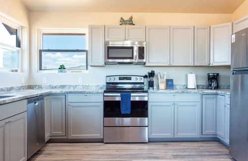 Cornville Casa | Pool, Sauna, Hot Tub, King Beds, easy access to Sedona! @ Winery Ranch