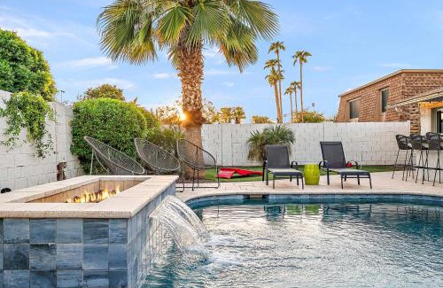 South Scottsdale Casa | Pool Spa Ping Pong Pool Table Arcade Corn Hole