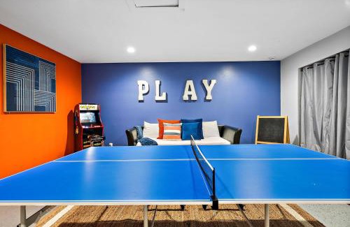 South Scottsdale Casa | Pool Spa Ping Pong Pool Table Arcade Corn Hole