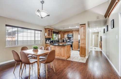 Newark Casa | POOL. Spacious 4BR/2B. SF Bay Area