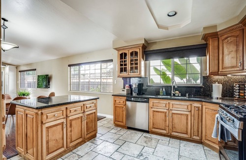 Newark Casa | POOL. Spacious 4BR/2B. SF Bay Area