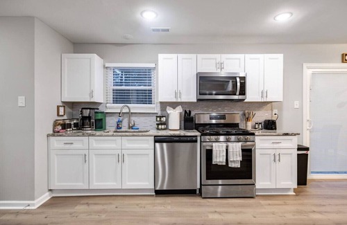 Mosby Casa | Pool Table Paradise: 3 BR Getaway in RVA!