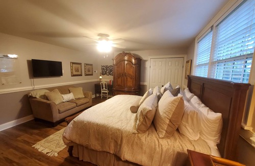 Statesville Casa | *Pool table, Ping Pong, Patio, Game Room & Laundry