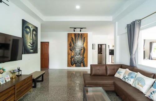 Kathu Villa | Pool Villa 3 Bedrooms, Closeby Patong, Chic and Quiet