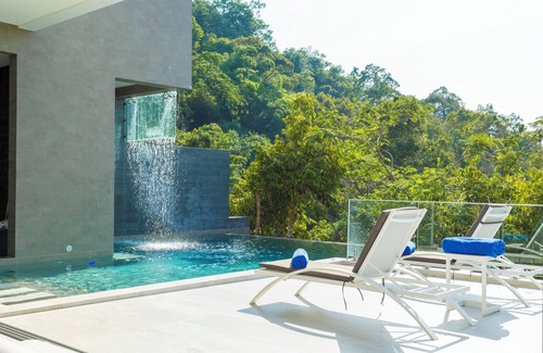 Cherngtalay Villa | Pool Villa Gym & Ocean Views V111