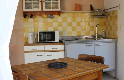 Camps-la-Source Apartamento | Poolhouse and swimming pool in Provence