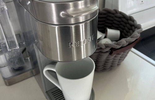 Mount Pleasant Cabaña | Breezy Poolhouse Cottage