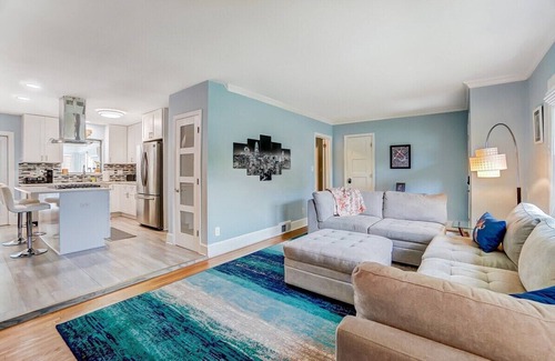 Ashbrook - Clawson Village Casa | Poolside Bungalow w/ Fire Pit Fun | Luxe King Suite