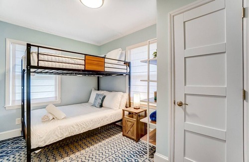 Ashbrook - Clawson Village Casa | Poolside Bungalow w/ Fire Pit Fun | Luxe King Suite