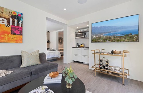 Upper East Casa | Poolside Cabana - Cozy & Chic on Private Estate