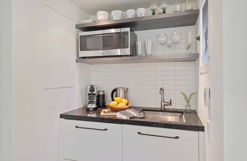 Upper East Casa | Poolside Cabana - Cozy & Chic on Private Estate